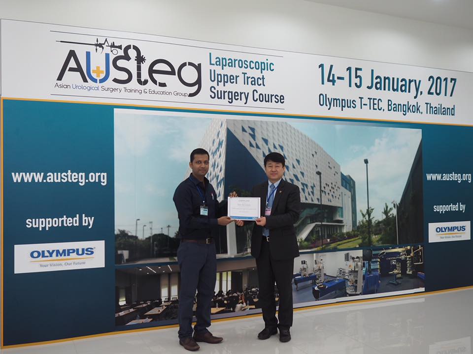 Dr. Nitin Shrivastava attending the laparoscopic upper-tract surgery course at Olympus T-TEC, Bangkok