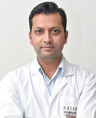 Dr. Nitin Shrivastava - Uro-Oncologist and Robotic Surgeon at Apollo Hospital Gurugram
